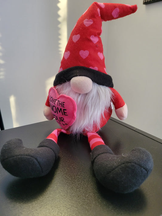 Valentine Gnome Sitter